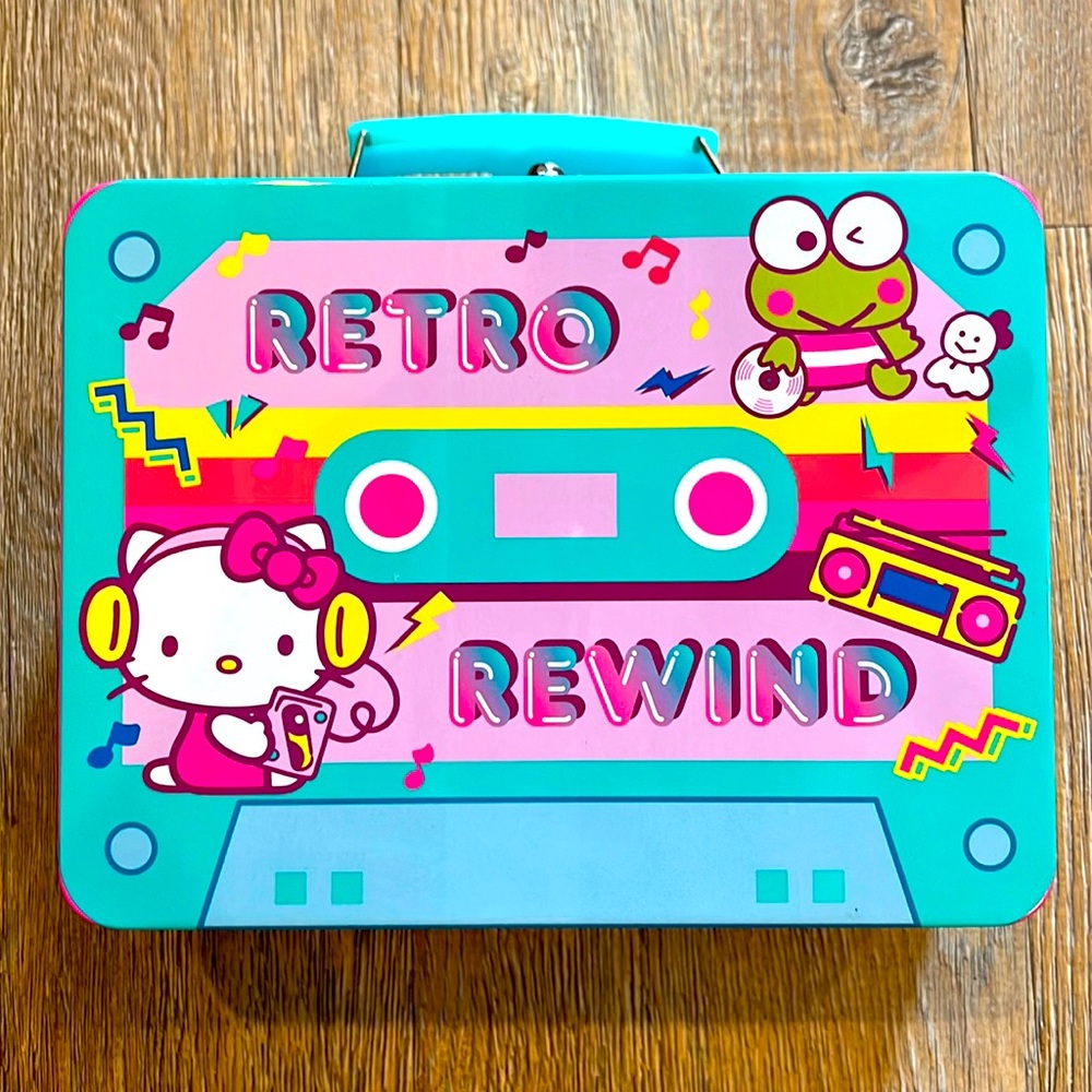 Hello Kitty and Friends Retro Metal Lunchbox - Brand New!